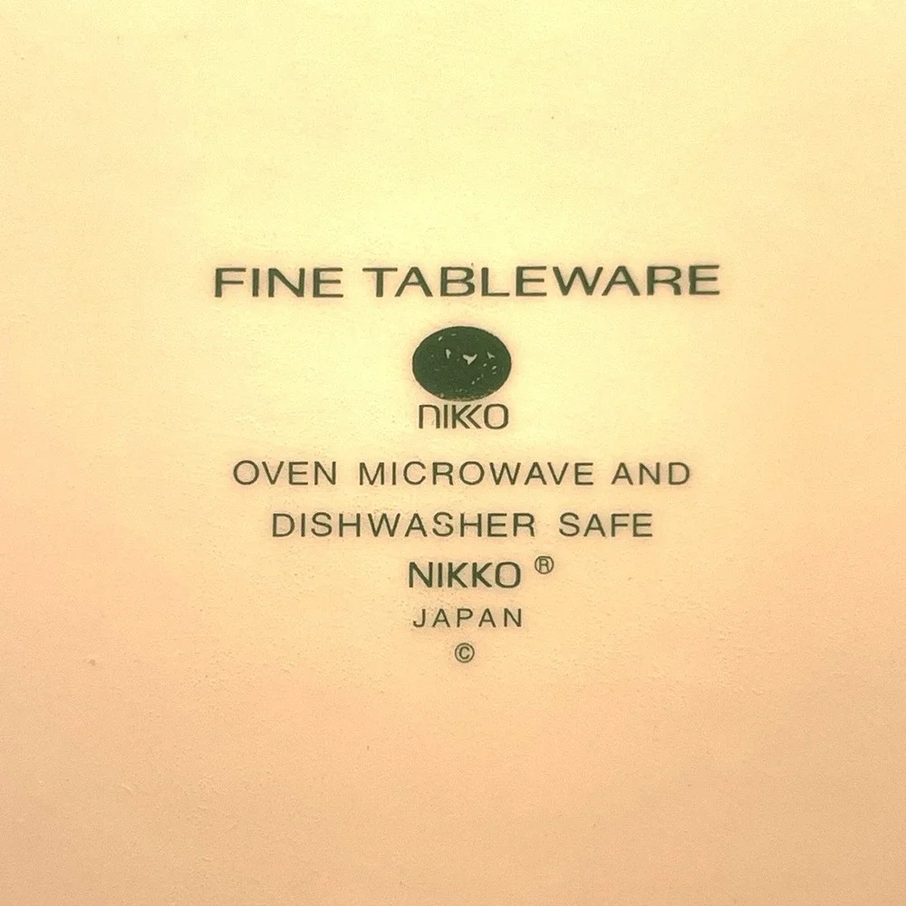 Nikko Christmastime Ovenware Casserole and Lid One &‎ Half Qt